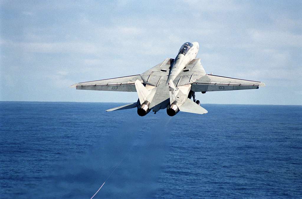 An F-14D Tomcat assigned the Bounty Hunters Fighter Squadron Two (VF-2 ...