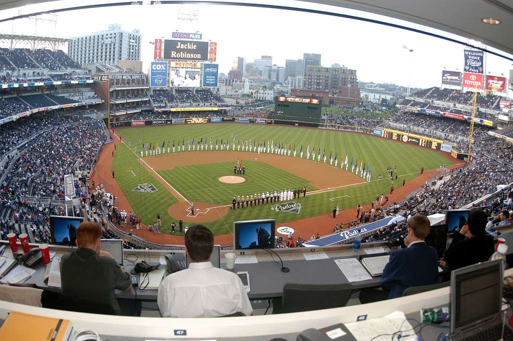 Padres salute service members during Military Appreciation Day