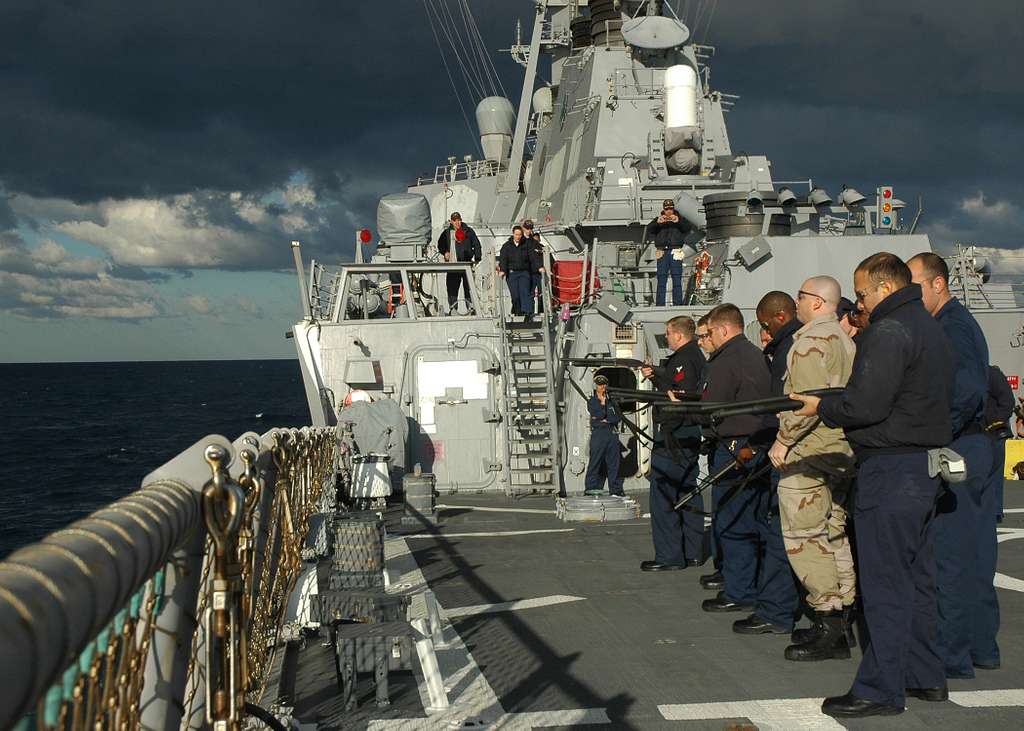 Командующий корабль. The Sullivans (DDG-68). USS the Sullivans. USS the Sullivans DDG-68 затонул. USS the Sullivans profile Morskie.