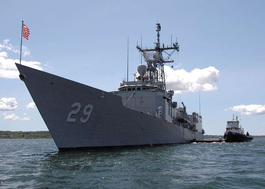 Guided-missile Frigate USS Stephen W. Groves (FFG 29) Drops Anchor In ...