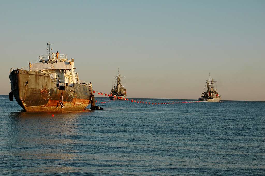 The Military Sealift Command rescue and salvage ships USNS Grasp (T-ARS 51),  left, and UNSN Grapple (T-ARS 53) onduct a de-beaching. - PICRYL - Public  Domain Media Search Engine Public Domain Search