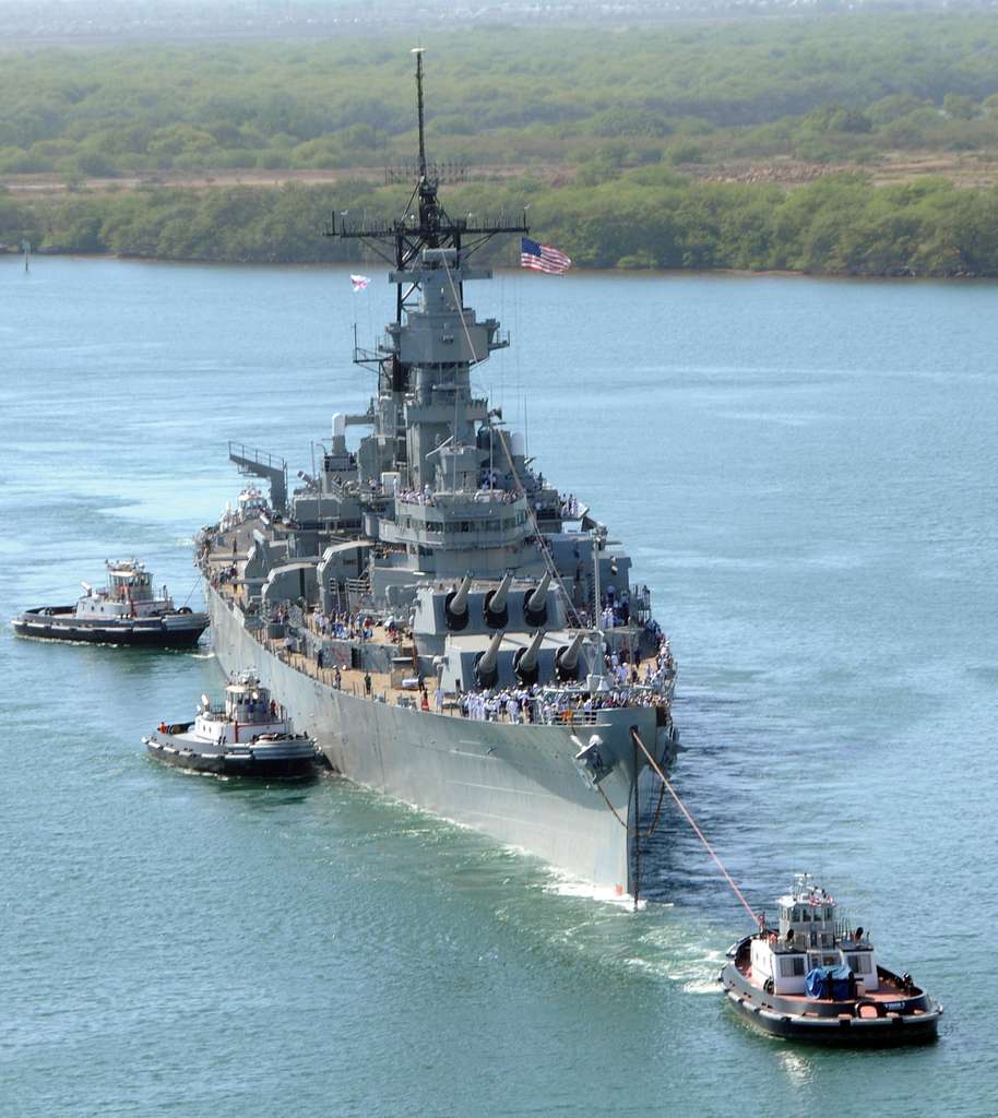   EX-USS Missouri 63           -  Pearl Harbor - PICRYL      