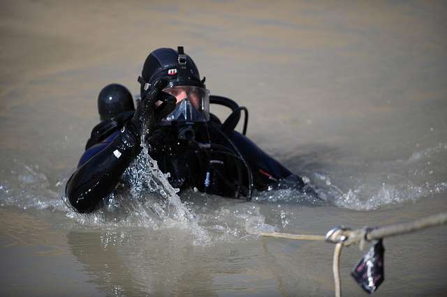 File:U.S. Navy Diver 1st Class Brian Mouton, assigned to Mobile