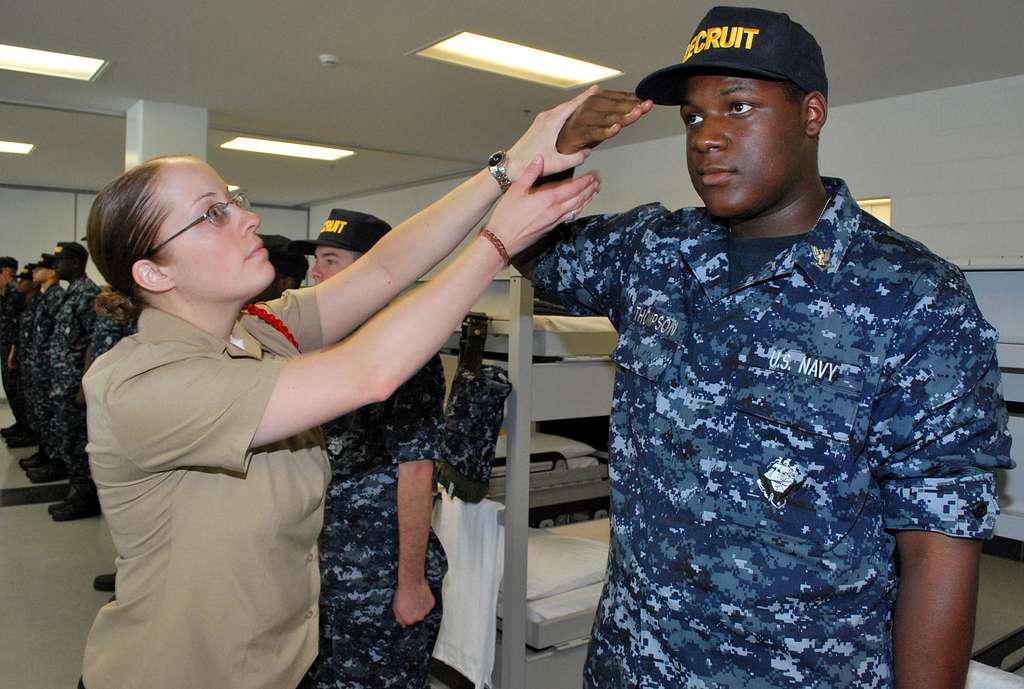 DVIDS - News - Great Lakes Sailors Participate in 'Salute to