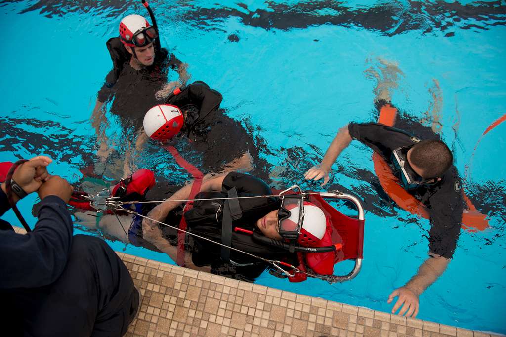 search and rescue diver training