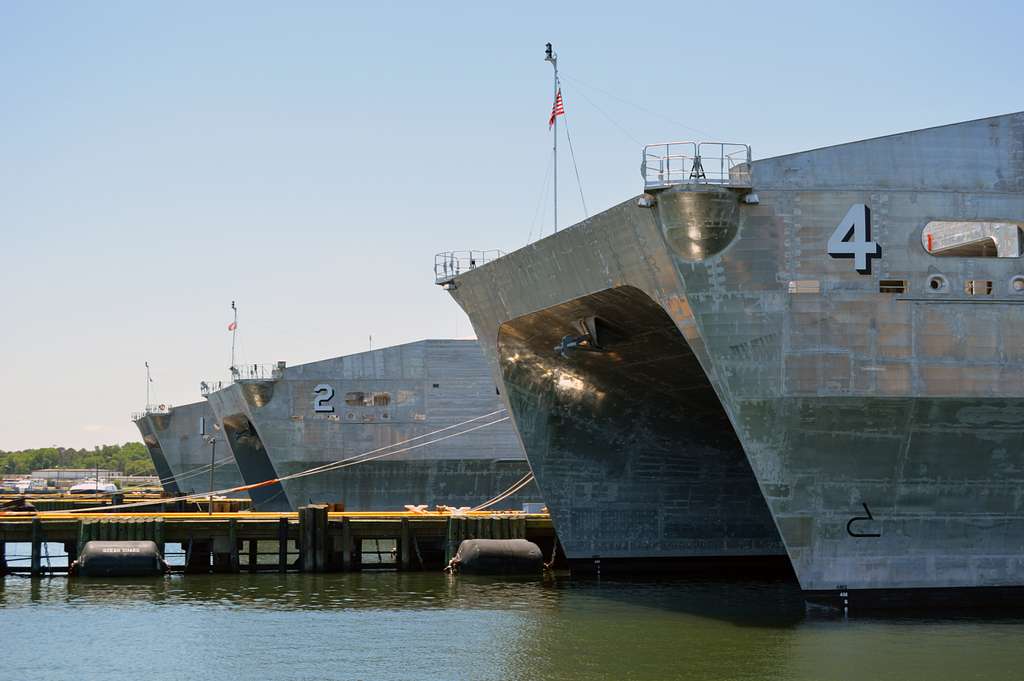 Expeditionary Fast Transport Vessels, USNS Spearhead (T-EPF 1), Choctaw ...