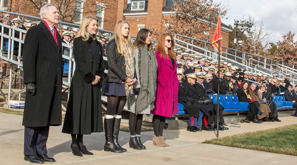 File:Deanie Dempsey, second from left, the wife of Chairman of the