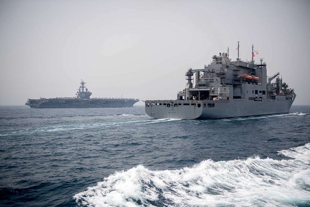 Ddg 58 laboon. Универсальный транспорт снабжения ВМС США. 5 Флот США. ВМФ 5. ВМФ США Поларис.