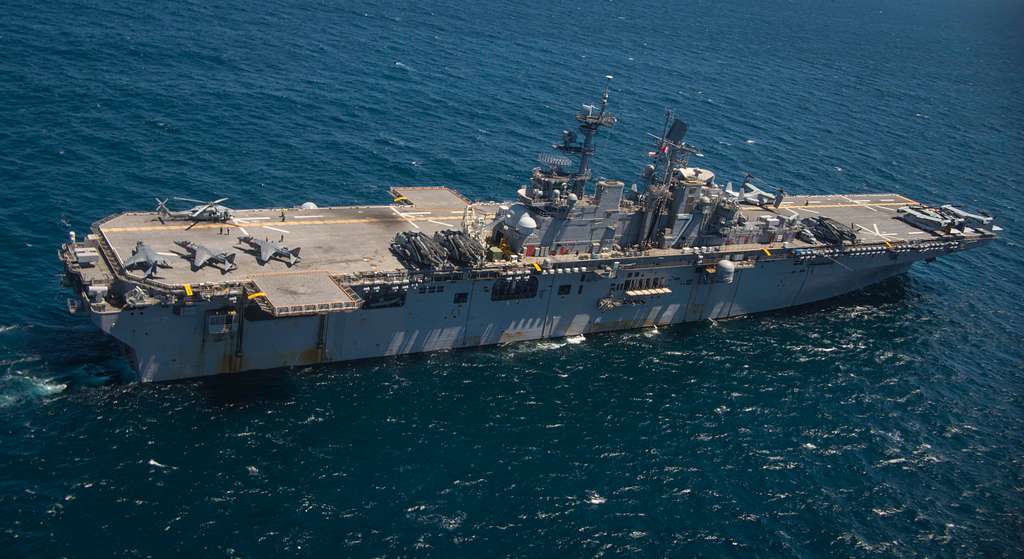 The amphibious assault ship USS Iwo Jima (LHD 7) transits the 