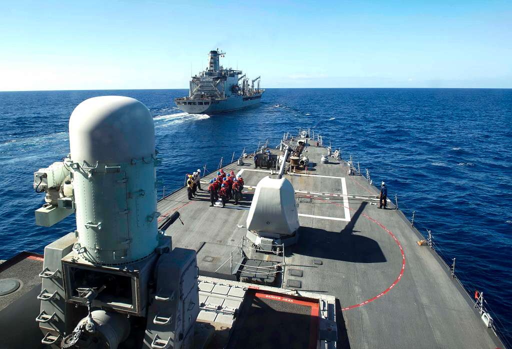 The Arleigh Burke-class guided-missile destroyer USS Benfold (DDG 65 ...