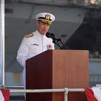 File:Adm. Vern Clark retirement ceremony DN-SD-06-00275.jpg